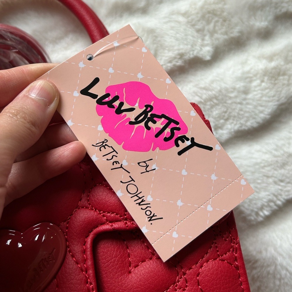 💜SOLD💜Betsey Johnson Lbevie Heart Puff Crossbody Bag Red - Picture 3 of 14